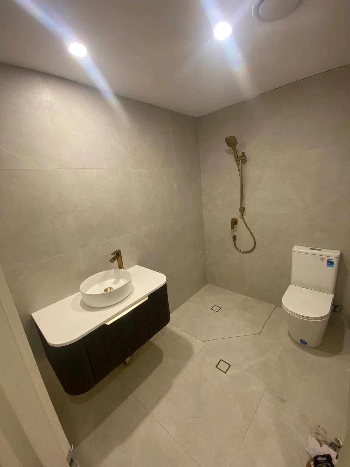 Professional Plumbing Fit-Out: Advanced Workshop Pipework and Sanitary Installation - Image 3